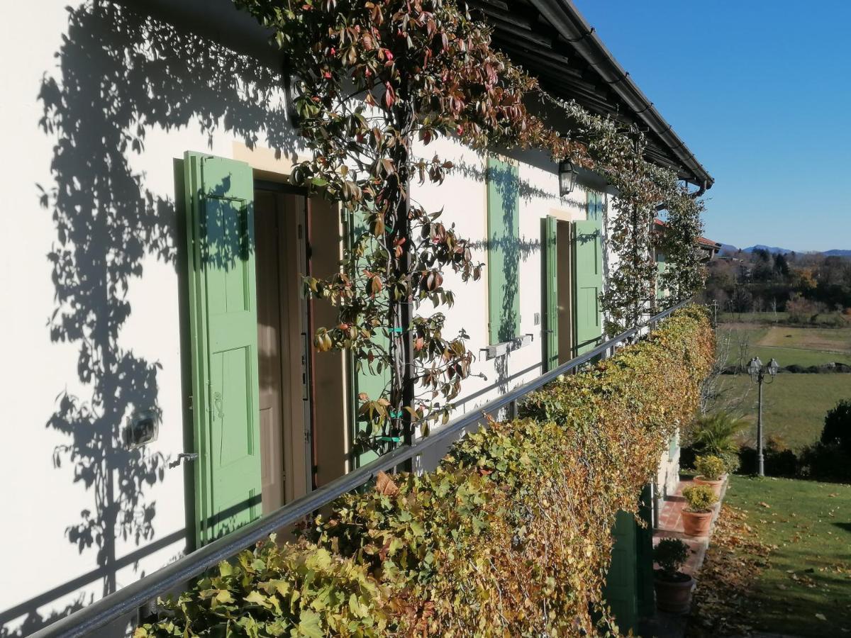 Casale Raffaello B&B Como Albese Con Cassano Luaran gambar