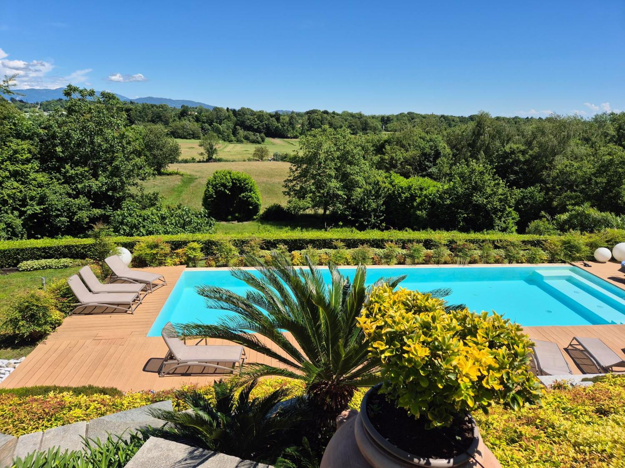 Casale Raffaello B&B Como Albese Con Cassano Luaran gambar