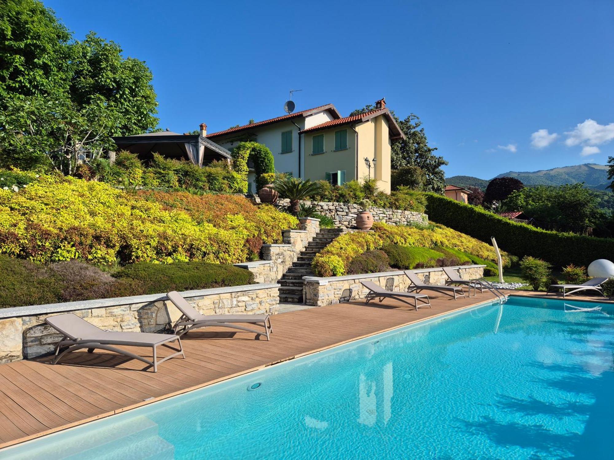 Casale Raffaello B&B Como Albese Con Cassano Luaran gambar